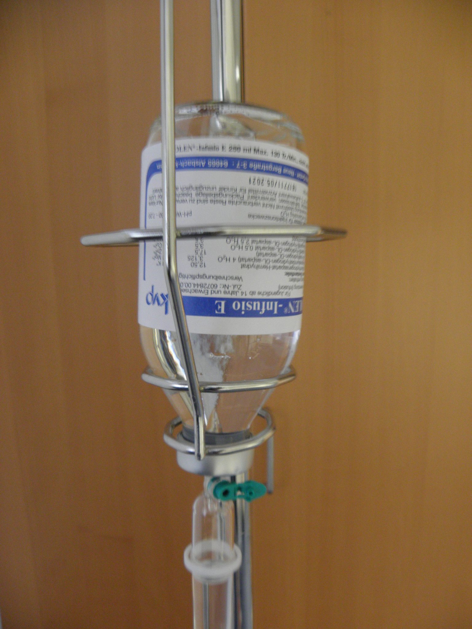 Infusion mit Vitaminen, Antioxidatien, Procain, Basen und Homöopathika